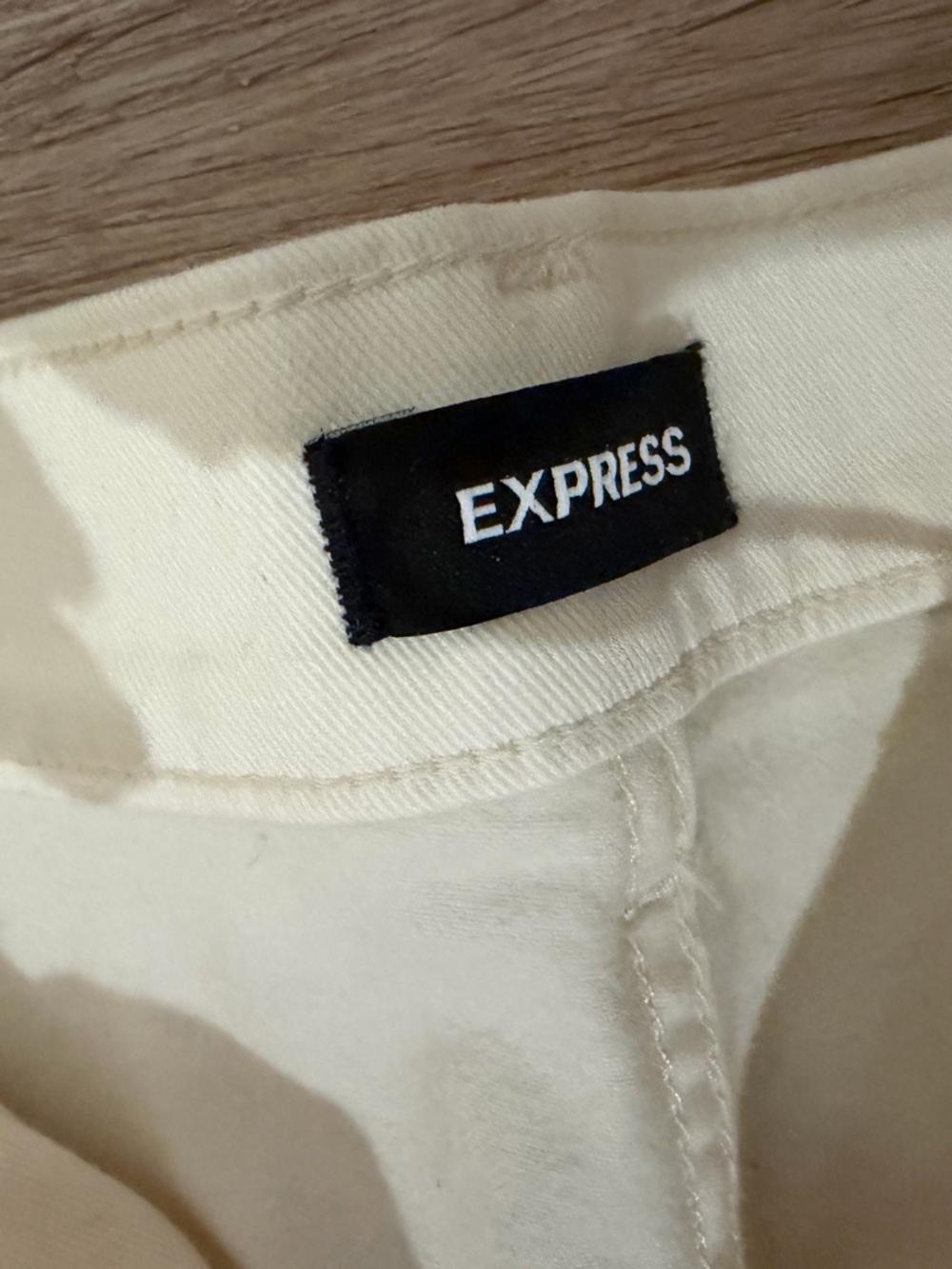 Express Slim Super High-Rise Jeans in Cream - Picture 5 of 8
